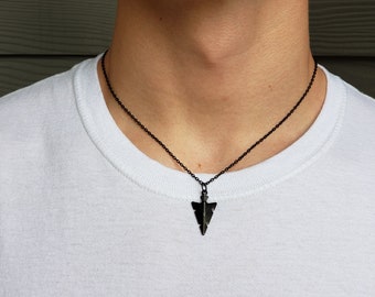 NIB Avon 1977 arrowhead Pendant Neckchain Silver Tone Brass