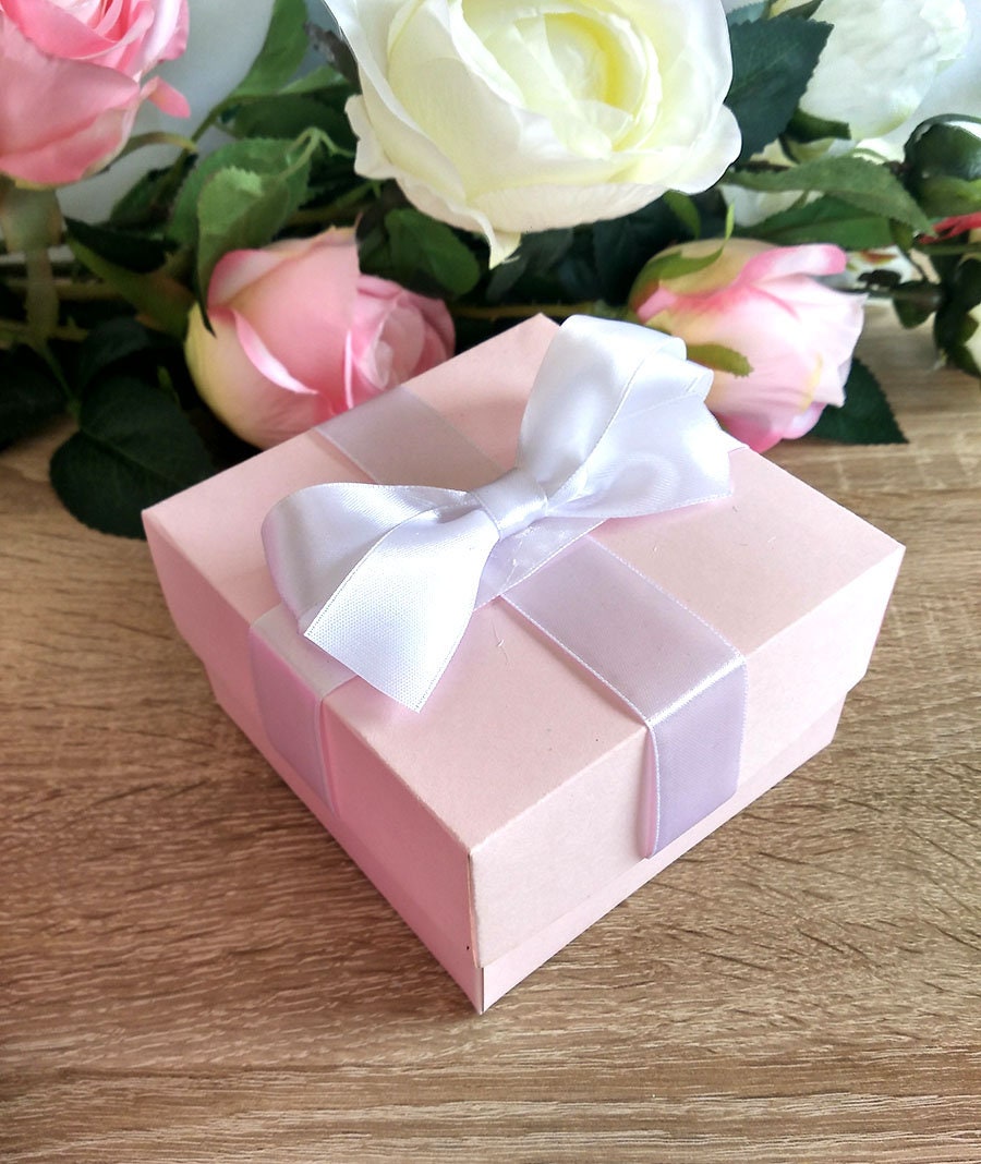 Personalised White Round Gift Box With Baby Pink Ribbon Bow 