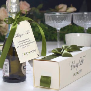 Mini set de regalo personalizado: caja personalizada y etiqueta de vino a juego.