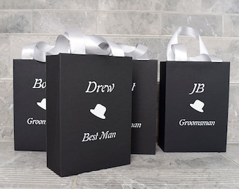 Graue Groomsman Geschenktaschen, Geschenk für ihn, schwarze Trauzeugtengeschenktaschen, personalisierte Taschen, Groomsmen Geschenk, Brautparty-Geschenktaschen, Trauzeugengeschenk