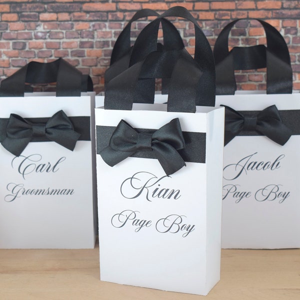 White Wedding Bags, Elegant Gift Bags, Custom Wedding favors for guests, Custom Wedding favors, Bridesmaids Gifts Bag, wedding welcome bags