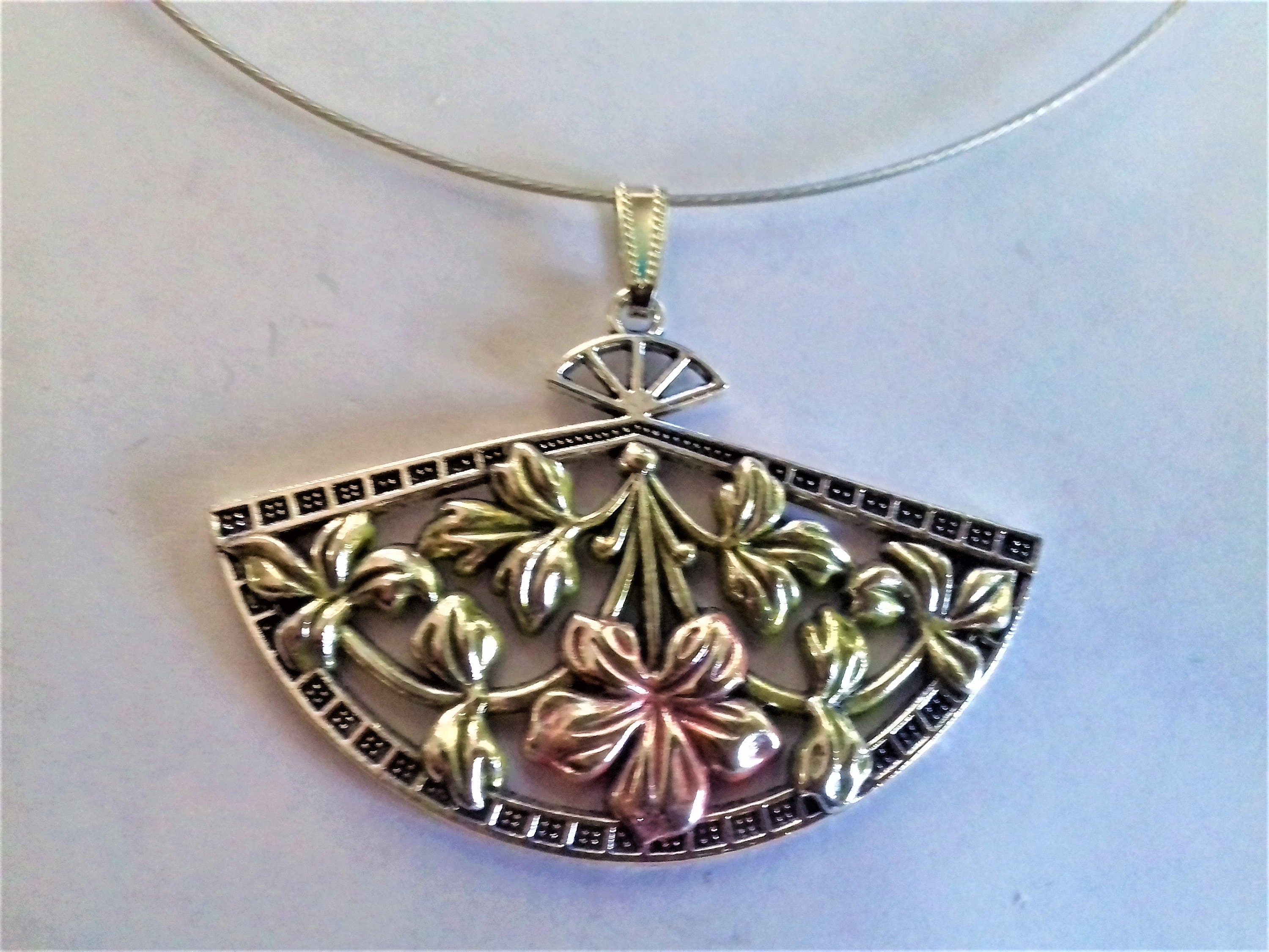 Fan pendant necklace Etsy
