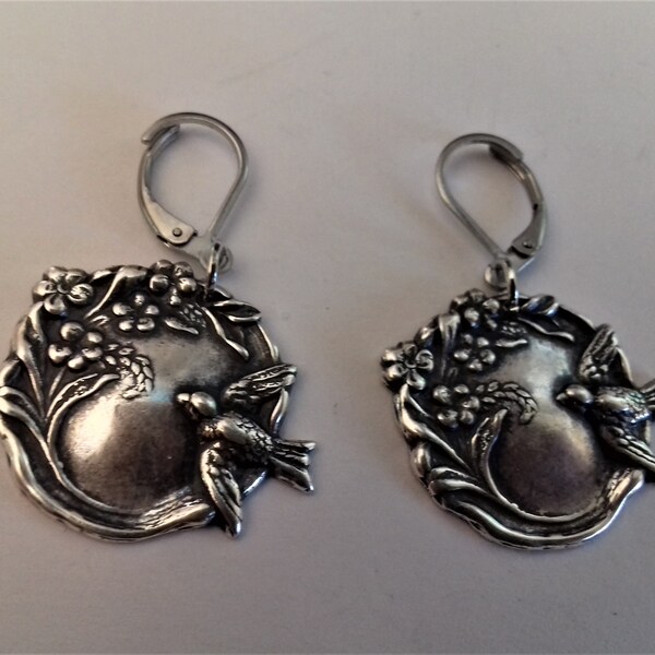 Boucles d'oreilles pendantes oiseaux laiton (dormeuses)