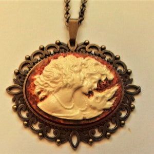 Cameo style pendant necklace