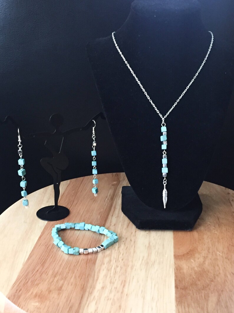 Turquoise necklace, earrings and bracelet set image 1