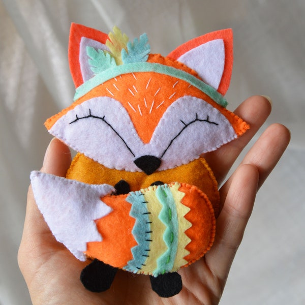 PRÊT À EXPÉDIER Foxy Feutre Jouet en laine Jouet en peluche Fox Décoration de pépinière Baby shower Jouet en feutre pour enfants Woodland Indian Fox Wild Felt Animal