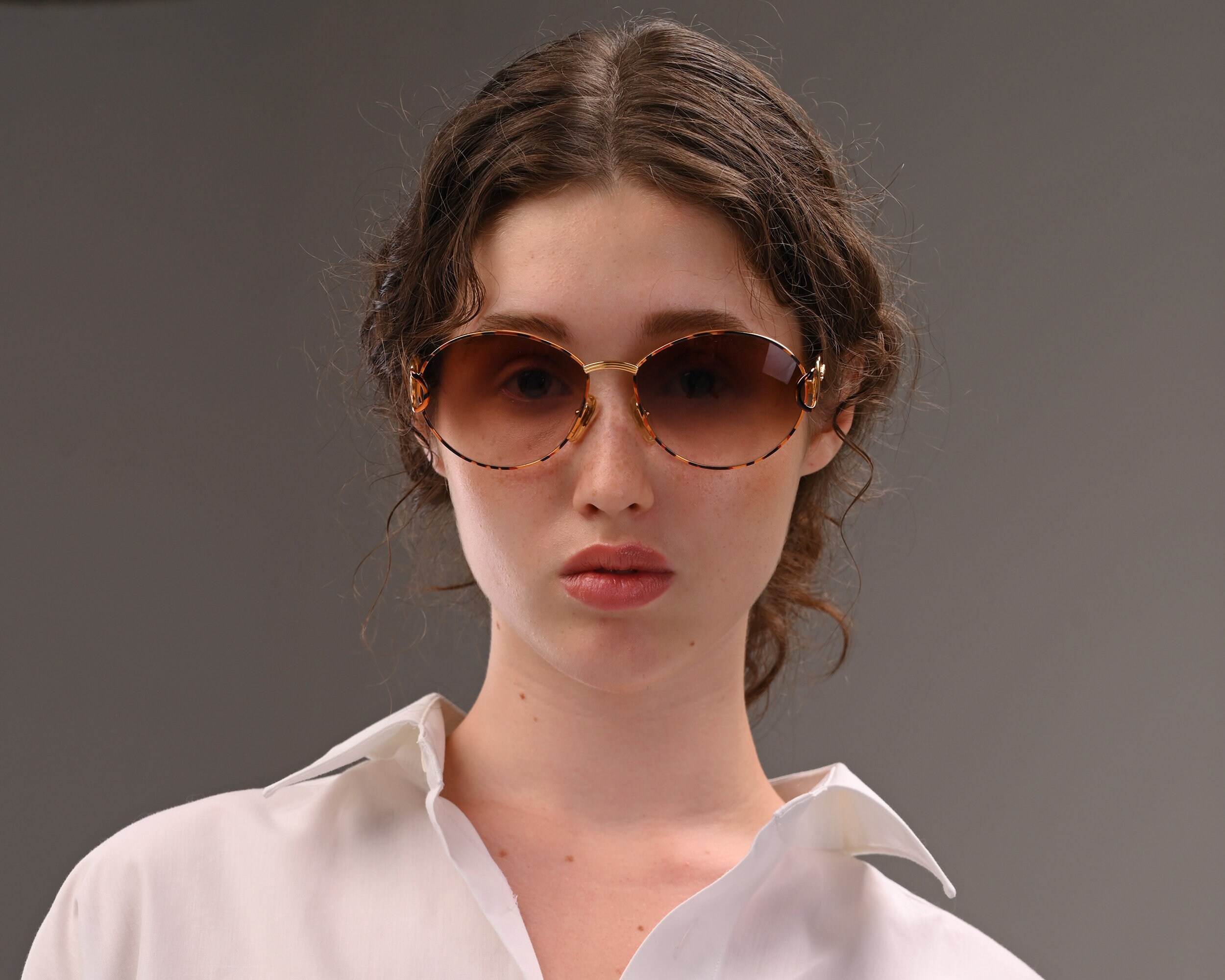 Vintage Annabella Sunglasses: Italian Gold Tortoise  display picture 1
