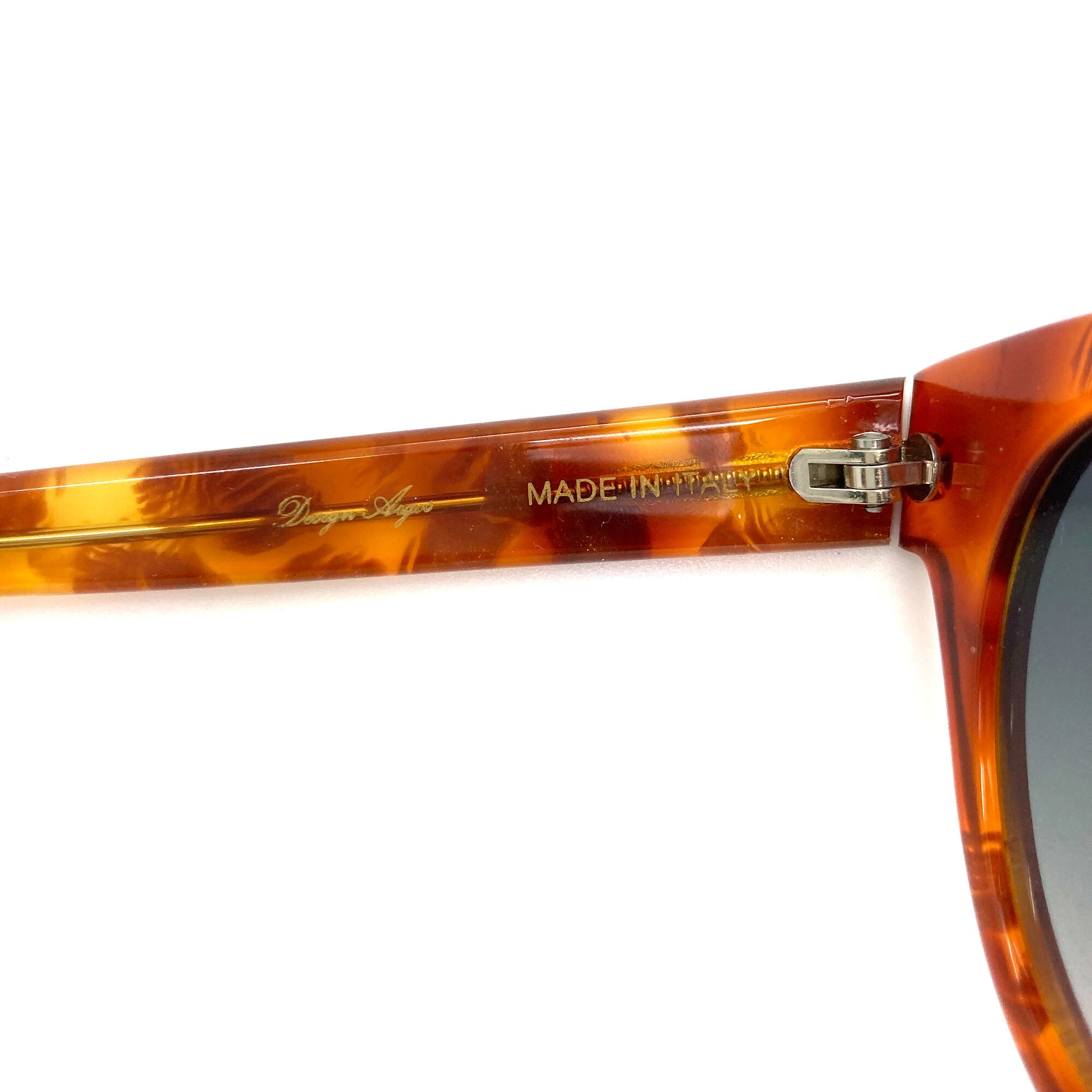 Statements by Riviera Vintage Sunglasses Orange Tortoise Shell Made in Italy A strikingly rare aviator silhouette crafted in an  main image 3
