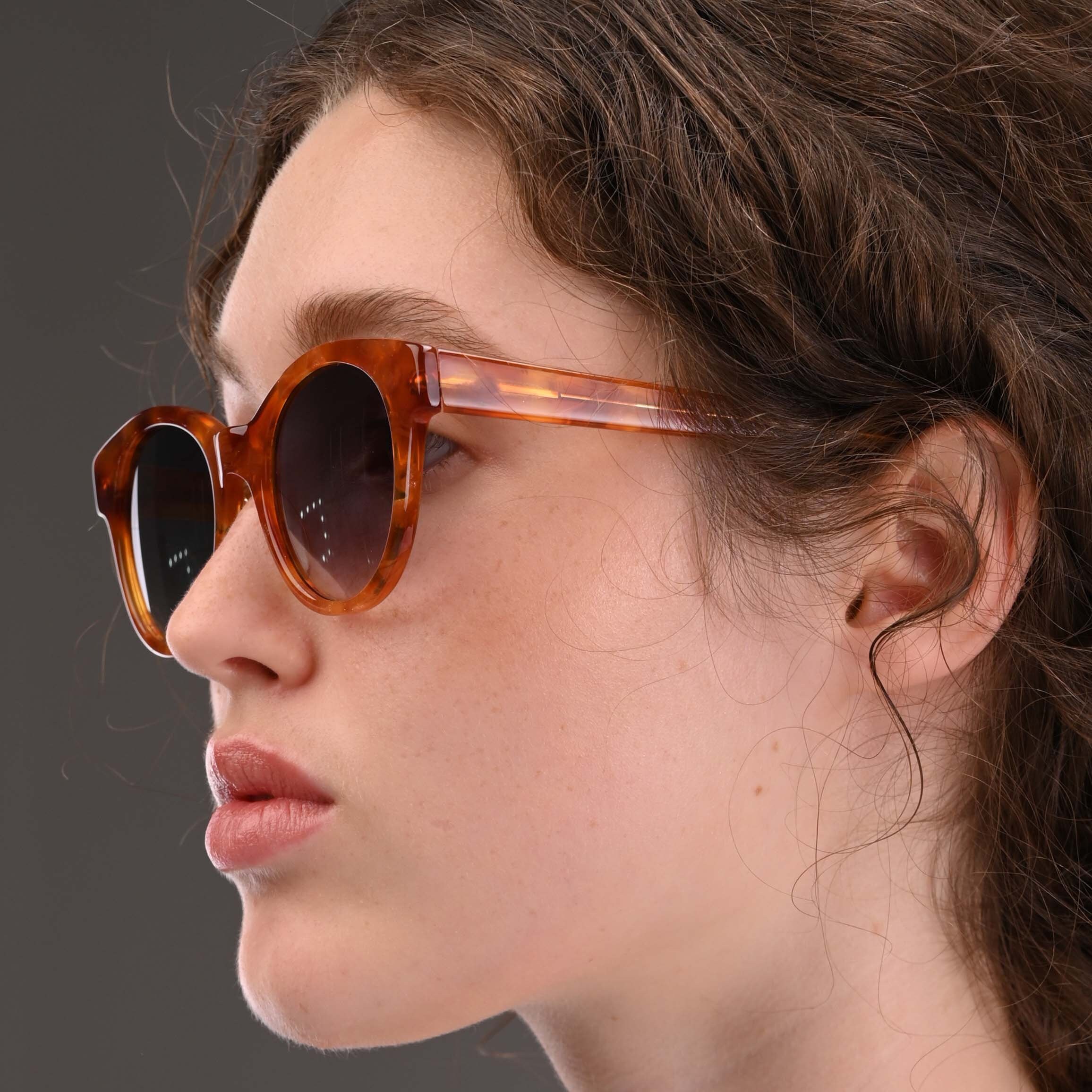 Country Vintage Sunglasses, Made in Italy. Round Cat Eye  display picture 2
