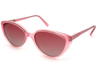 Vintage cat eye sunglasses, made in France in the 1970s by Argos. Rare pink sunglasses for women