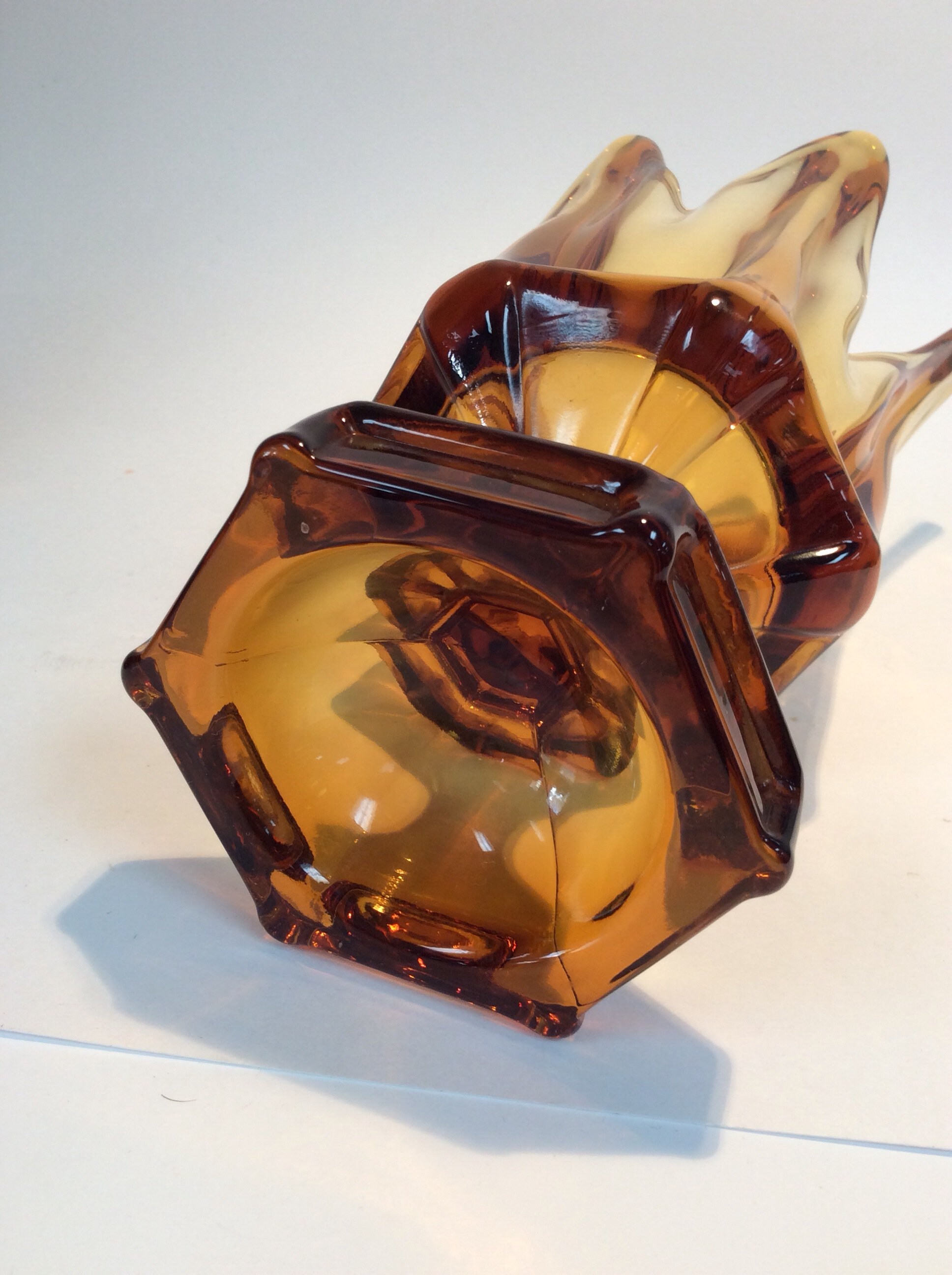 Viking Glass Epic column ribbed vase napkin holder 7305 in honey amber