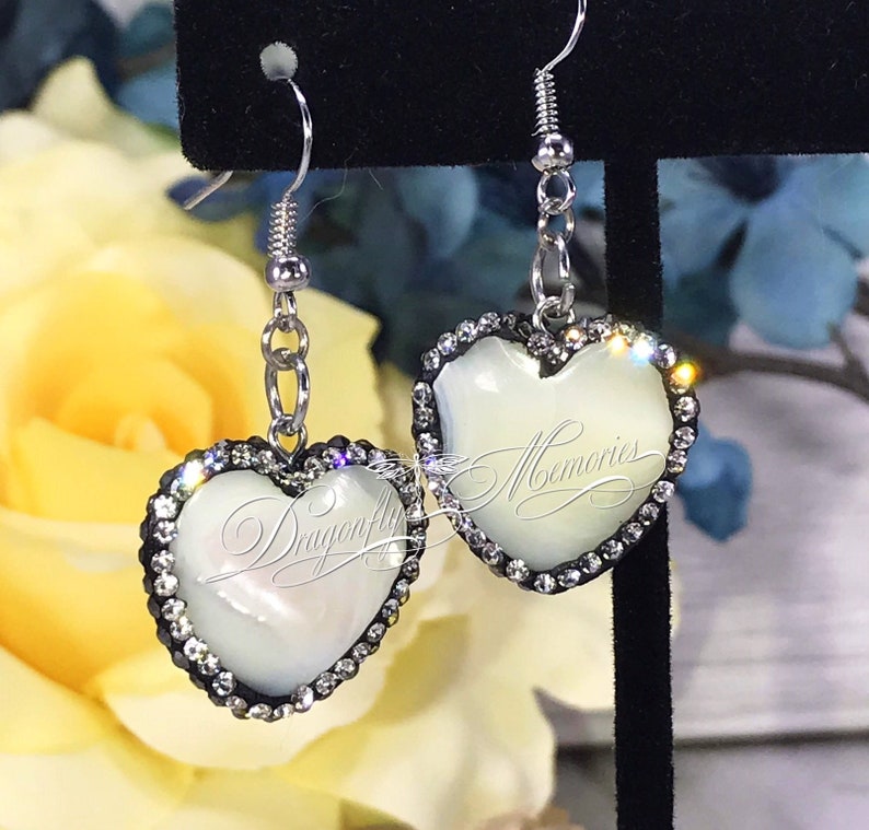 Boho Earrings Tropical Beach Earrings Valentines Heart Shell Earrings Shell Heart Dangle Earrings Summer Earrings Beach Earrings