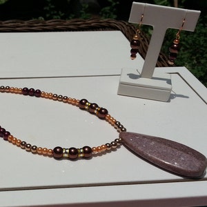 Agate Pendant Necklace and Earring Set: Beaded Jewelry Gift