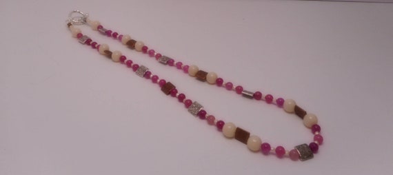Pink Jade Beaded Necklace: Women's Fashion Jewelry