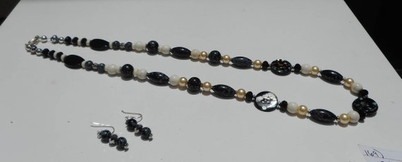 Obsidain Beaded Necklace,Gift for Her,Gift for Woman,Beaded Necklace,Black Necklace,White Necklace,Womens Jewelry,Jewelry,Womens Fashion