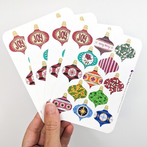 Kleine vintage ornamentstickers | Stickervellen kerstbal van 4 x 3,5 x 5 inch | 52 kerststickers om kaarten mee te maken