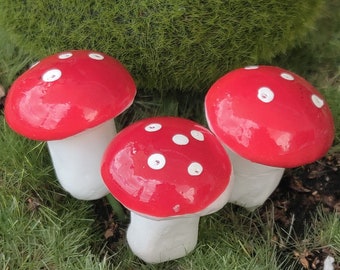 3 Rot und Weisse Pilze, Feengarten Pilze, Niedliche Mini Pilze, Puppenhaus, Miniatur Rot mit Weiß Polka Dot Pilzen