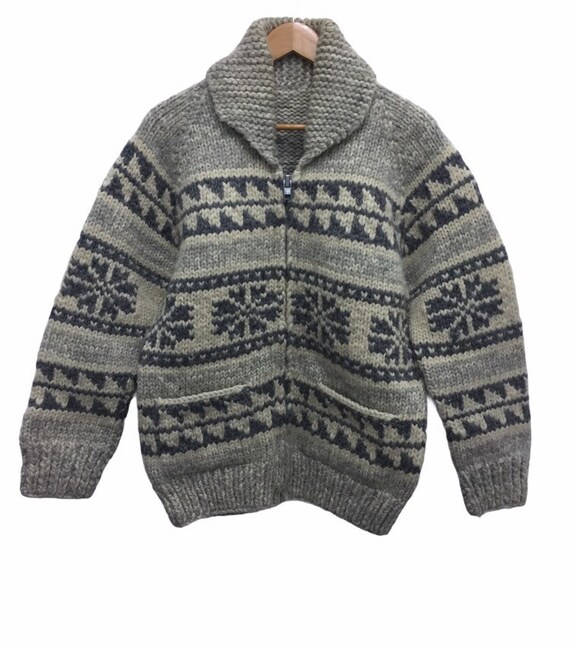 tuak sweater