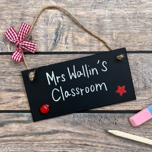 Classroom sign back to school office teacher name gift plaque present door welcome chalkboard
