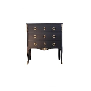 Cassapanca in stile Luigi XV in nero con finiture in ottone pregiato e piano in marmo