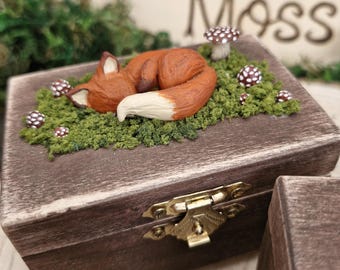 Sleepy Fox Trinket box - Woodland - Mushrooms - Moss - Nature - Fairycore - Goblincore - Decor - Gift - Pixie - Toadstool - Festival - Fungi