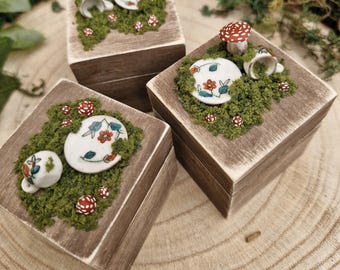 Mini wooden trinket box - Tea cup - Doll house - Mushrooms and moss - Wonderland inspired - Woodland - Toadstools - Mushies - Fungi - Forest