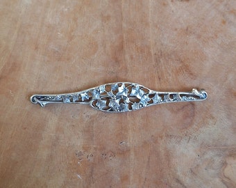 Art Nouveau brooch in silver metal? ivy-shaped