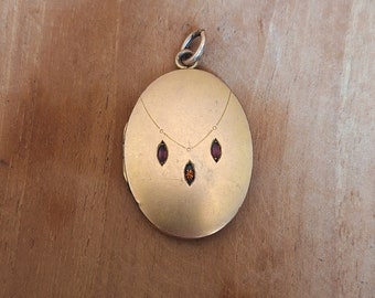 Art Nouveau medallion pendant, gold-plated oval photo holder with 3 red stones
