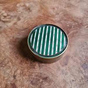 Belle Epoque pill box in cloisonné and guilloché enamel