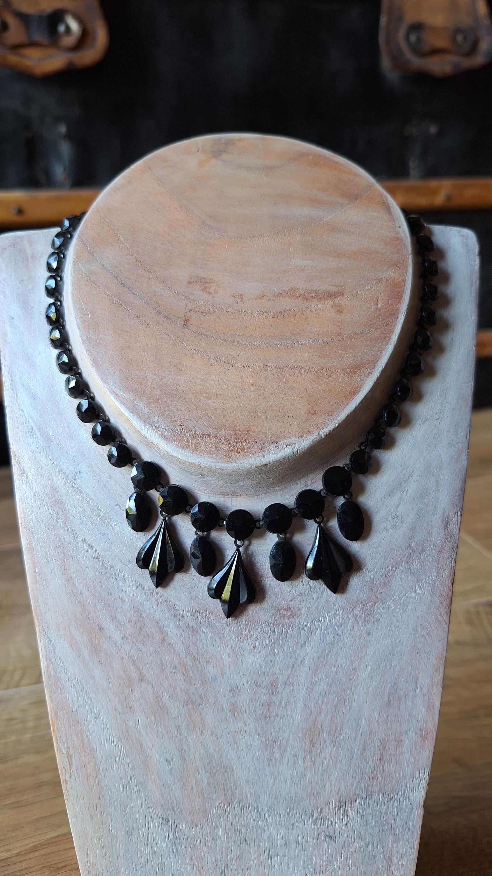 Collier En Jais à Facettes Et Strass - Bijou Vintage Fin XIXe Siècle - Occasion