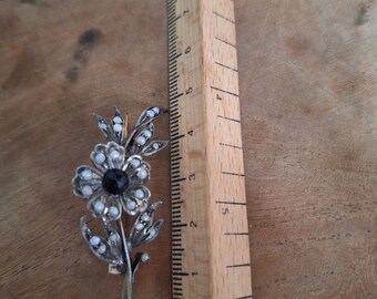 Broche ancienne verre noir Moulé Forme De Fleur « Perles De Jais