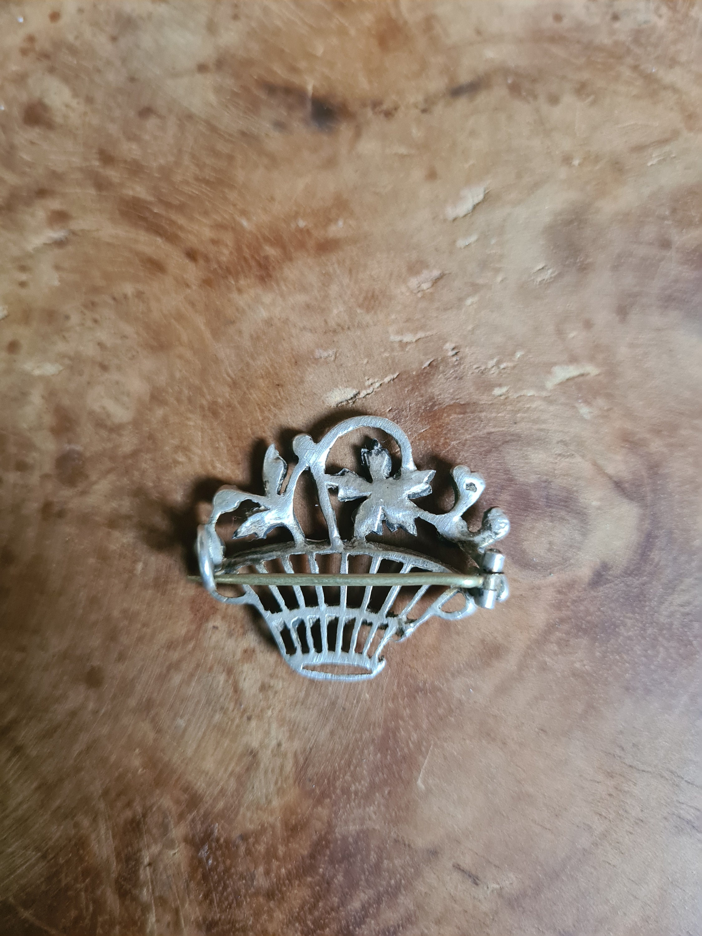 Broche Ancienne Acier Art Nouveau / Art Déco – Motif Panier Fleuri – Occasion