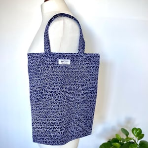 Sac fourre-tout kimono japonais sac Yukata vintage recyclé, cadeau unique en son genre, sac écologique durable, cadeau unisexe pour elle, sac en tissu imprimé indigo