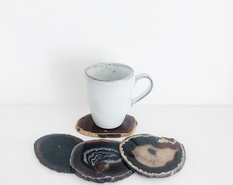 Dessous de verre en agate naturelle noire/marron. Ensemble de dessous de verre en cristal neutre fait main.