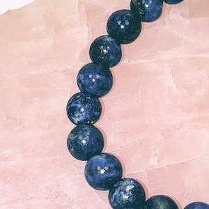 Lapis Lazuli Armband, 8 mm Perlen, dehnbar; Maße ca. 18 cm rund