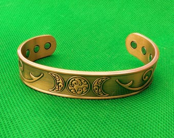 Déesse triple lune en cuivre, bracelet magnétique, manchette réglable, charge Reiki, insert en cuir végétalien en option