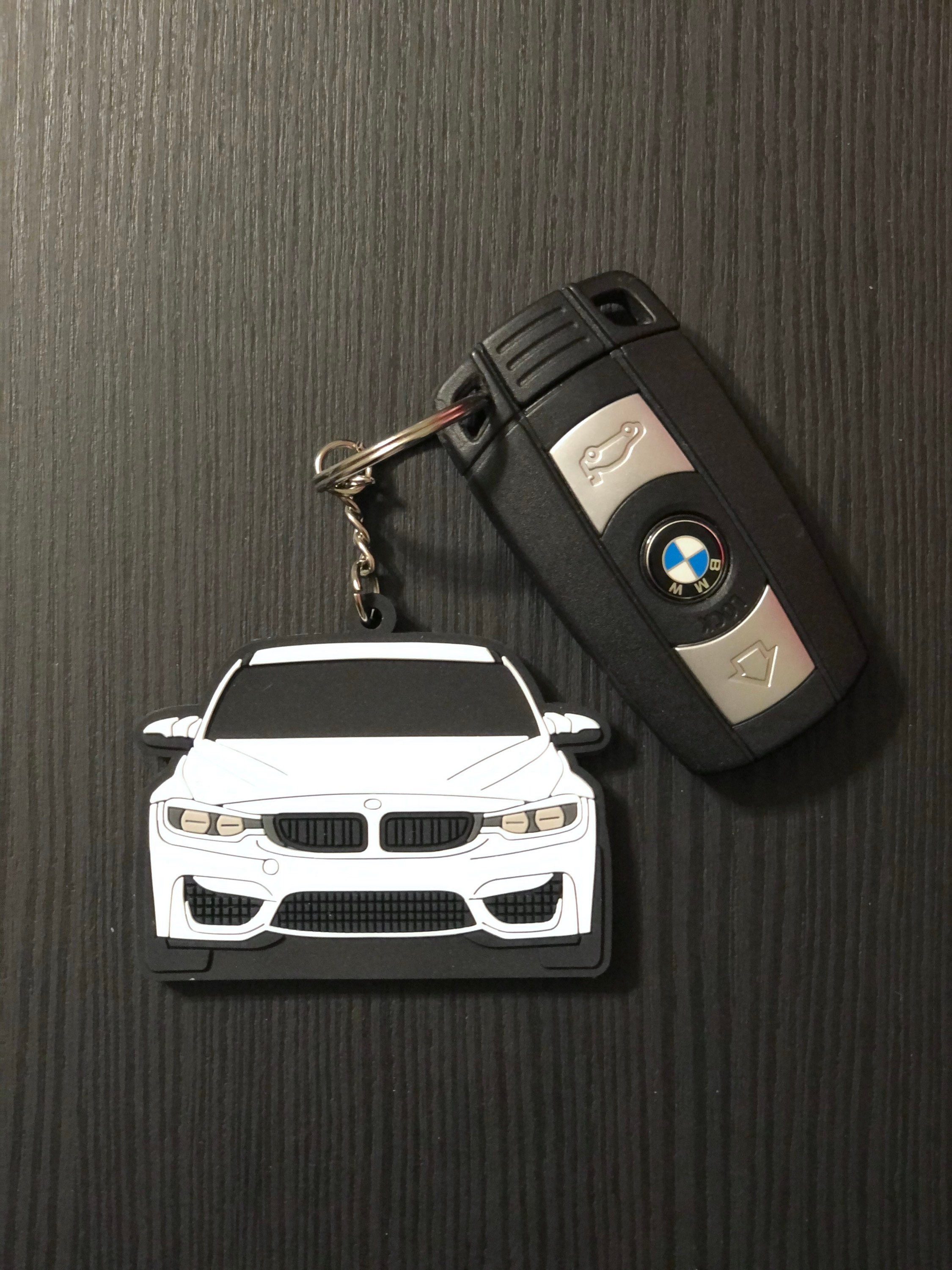 BMW F82 M4 PVC Rubber Keychain - .de