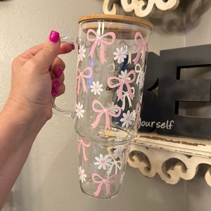 Vaso de vidrio de 40 oz con lazo y margaritas de Coquette