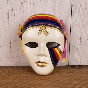 3 modèles de masques gratuits à fabriquer pour fêter Mardi Gras - Galerie  Beaulieu