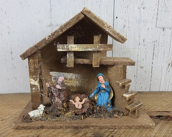Vintage Nativity Set Creche Scene Wood & Moss 4 Plastic Figures Figurines Removable Baby Jesus Mary Joseph Catholic Religious Christmas