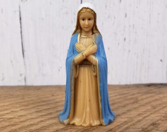 Vintage Small Virgin Mary Figurine Religious Plastic Statue Saint Mother Figure Praying Madonna Prayer Altar Decor Gift Catholic Christian