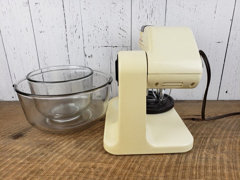 Vintage Electric Stand Mixer w 2 Glass Bowls Sunbeam Mixmaster 12 Speeds Brown /& Almond Beaters Mid Century Kitchen Small Baking Appliance
