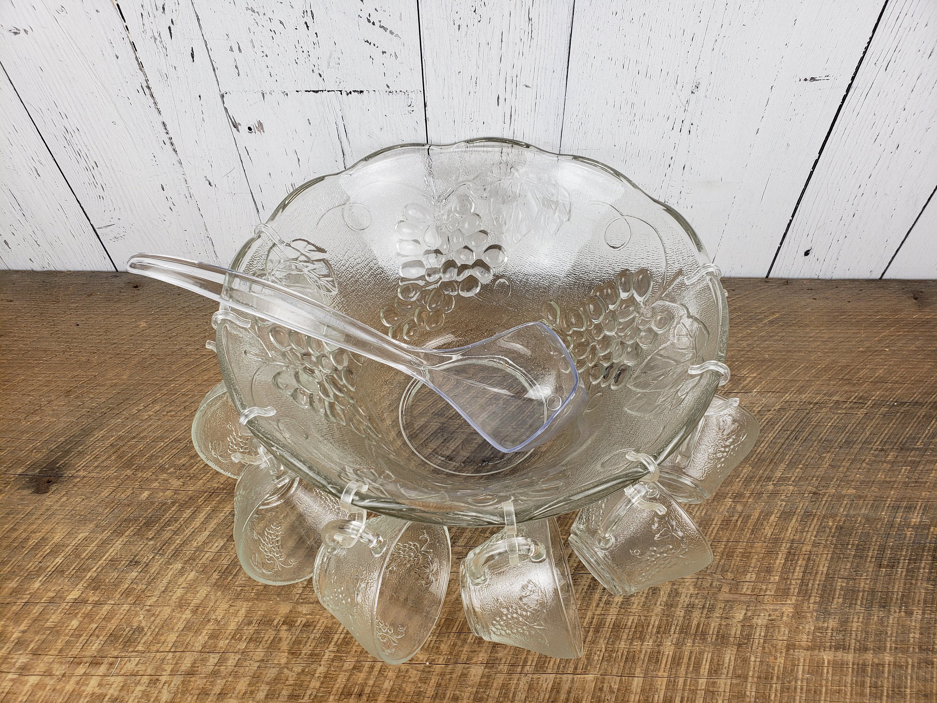 Vintage Punch Bowl 8 Cups Ladle & Hooks Kig Glass Indonesia Romance Pattern  Grapes Wedding Refreshments Table Sangria Juice Christmas Party -   Finland
