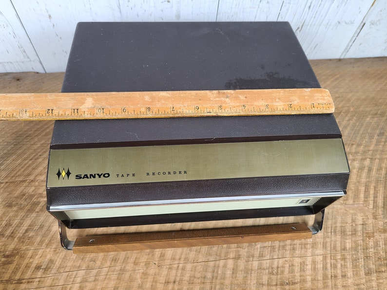 Vintage 60s Sanyo Tape Recorder MR-710 For Parts Prop 4 Track Stereo Reel to Reel Audio Japan Retro Portable Music System Mid Century Modern image 3