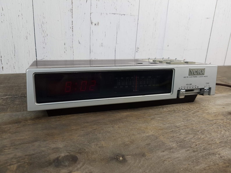 Vintage Alarm Clock Yorx 60s Bedroom Decor Wood Grain Panel Sides Am Fm Electronic Radio Digital Display Mid Century R5132