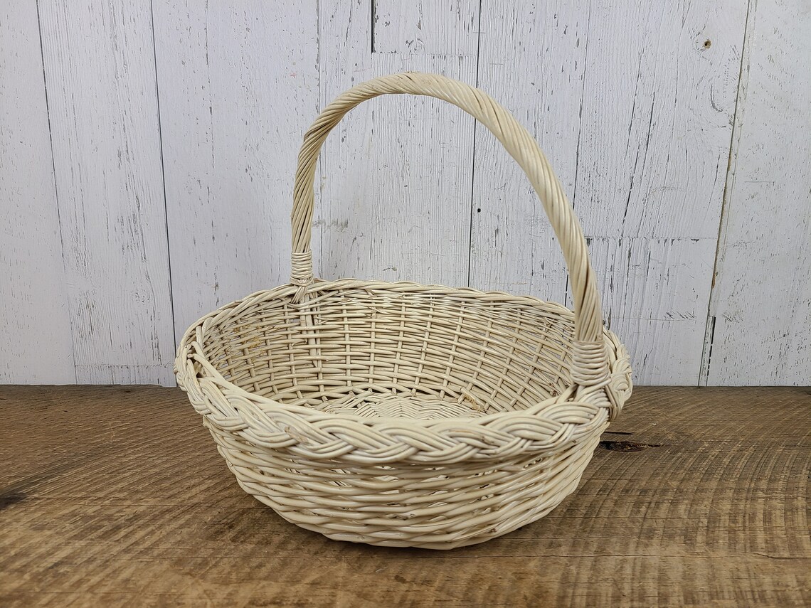 Vintage White Wicker Carrying Basket 11 High x 13 Wide Etsy