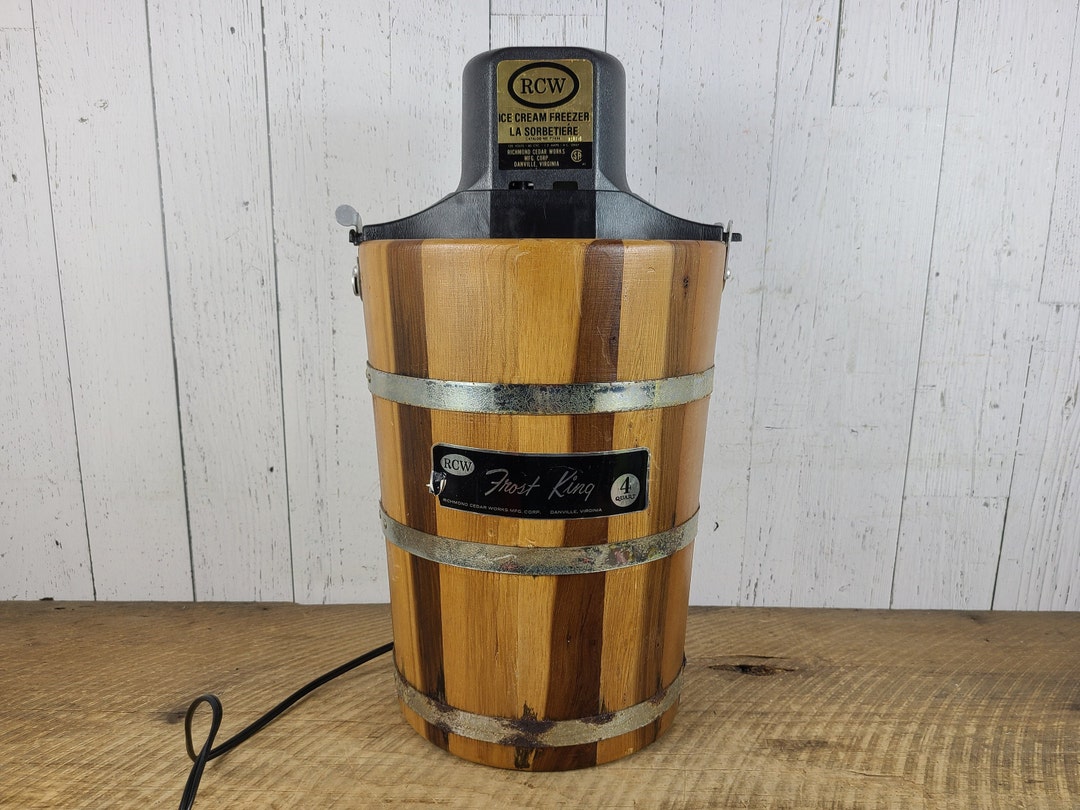 Vintage Ice Cream Maker Frost King Ice Cream Freezer 4 Quarts RCW Cedar Wood Barrel Hand Crank