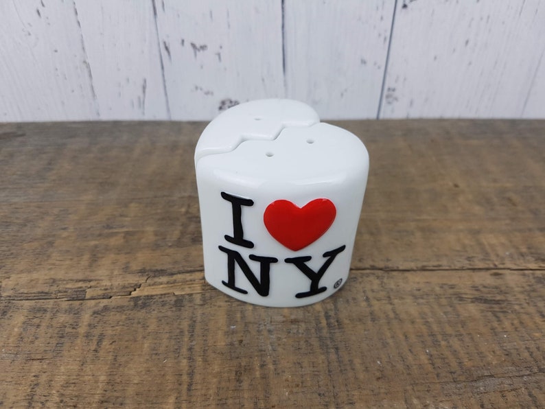 Vintage Salt and Pepper Shaker Set I Love New York I Heart NY Souvenir Gift Tourism USA United States Travel Trip Vacation Holiday Tourist