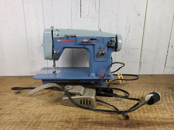 Vintage White Brand Sewing Machine W/ Foot Pedal Zigzag Stitcher