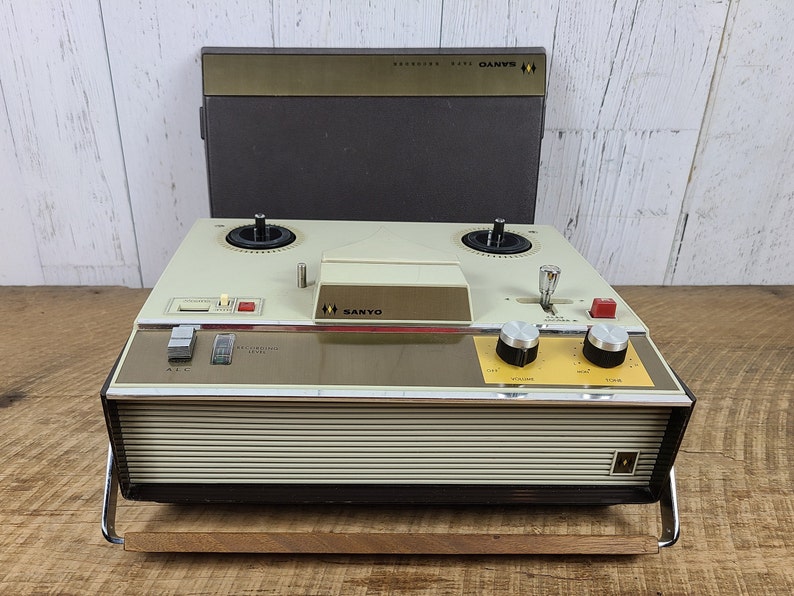 Vintage 60s Sanyo Tape Recorder MR-710 For Parts Prop 4 Track Stereo Reel to Reel Audio Japan Retro Portable Music System Mid Century Modern image 1